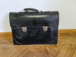 Maletín cuero resistente 45x34x15 con llaves