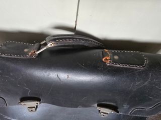 Maletín cuero resistente 45x34x15 con llaves