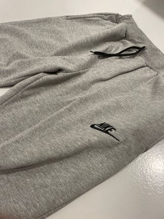 Conjunto Nike Tech Gris
