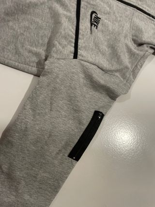Conjunto Nike Tech Gris