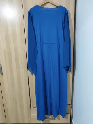 Vestido largo azul drapeado elegante