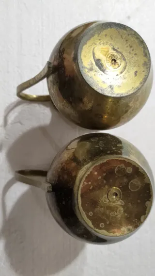 2 Jarras Decorativas de Latón