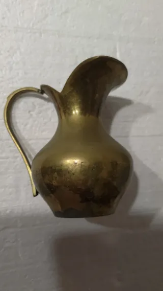 2 Jarras Decorativas de Latón