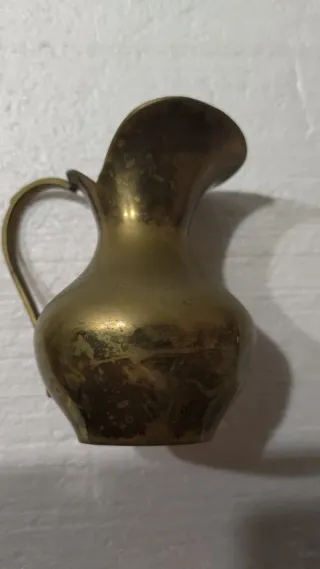 2 Jarras Decorativas de Latón