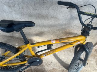 Bicicleta BMX Felt Bikes Amarilla