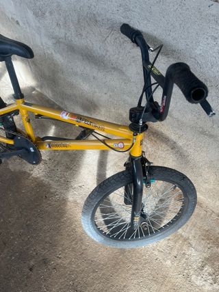 Bicicleta BMX Felt Bikes Amarilla
