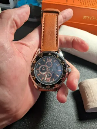 Reloj gwg Hombre Negro y Dorado