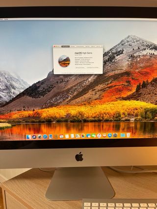 iMac 27 2011 Plata con magic mouse y keyboard