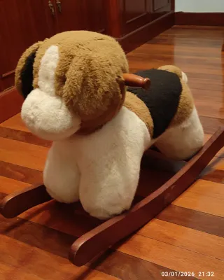 Perro balancín madera y peluche