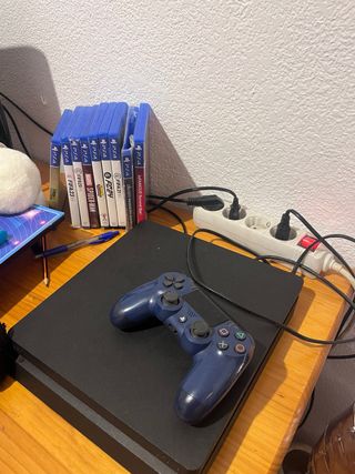 PS4 (PlayStation 4) con Mando y Juegos
