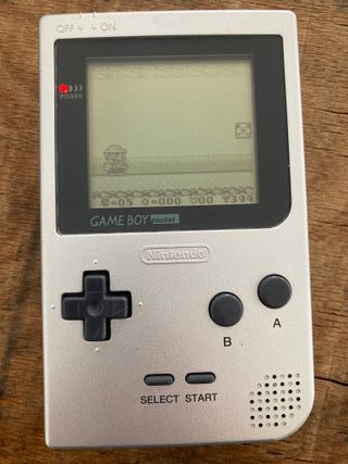 Game Boy Pocket + Tetris y Mario Land 3