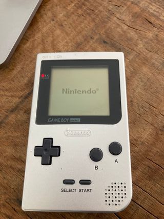 Game Boy Pocket + Tetris y Mario Land 3