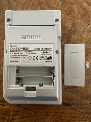 Game Boy Pocket + Tetris y Mario Land 3