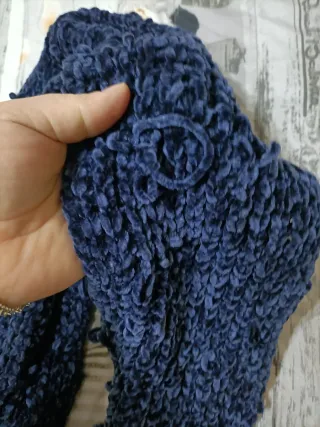 Sciarpa blu con pompon