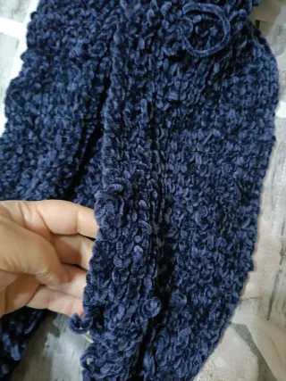 Sciarpa blu con pompon