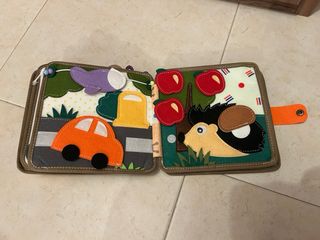 Libro interactivo montessori