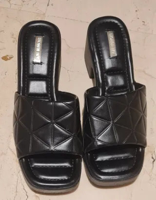 Sandalias cuña negras