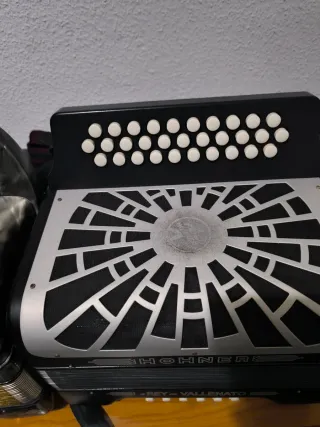 Acordeón Hohner Rey Vallenato 5 Letras