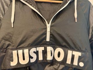 Cortavientos Nike Unisex JUST DO IT.