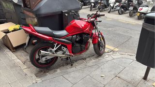 Suzuki Bandit Moto Roja