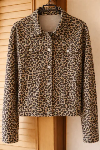 Chaqueta vaquera leopardo mujer