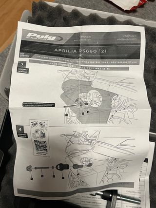 Topes anticaída Puig R19 Negro para aprilia RS