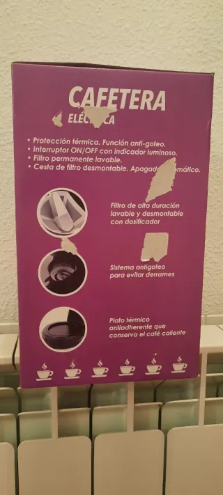 Cafetera Eléctrica 6 Tazas 650W -NUEVA-