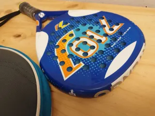 Pala de pádel júnior Artengo con funda