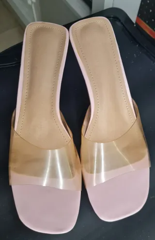 Tacones transparentes beige y rosa