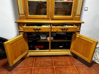 Vitrina de salón madera y cristal