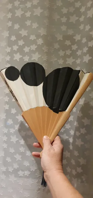 Abanico pericon blanco y negro de 30cm