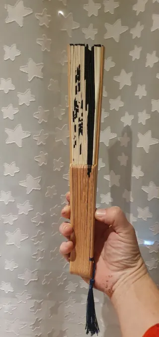 Abanico pericon blanco y negro de 30cm