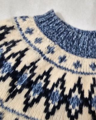 Jersey de punto jacquard azul y blanco