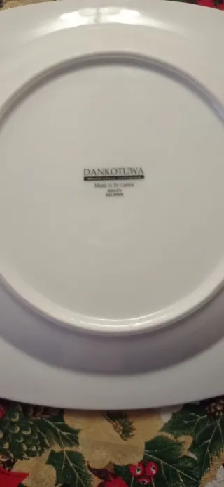 10 platos llanos porcelana pintados a mano.