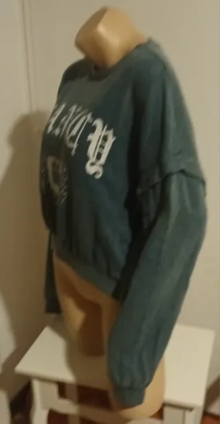 Sudadera verde sin capucha