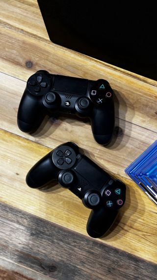 PS4 Slim 1TB + 2 Mandos + 11 Juegos