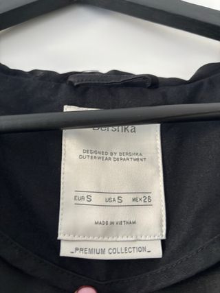 Parka Negra Bershka Talla S