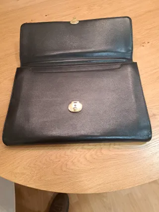 Maletín de piel negro