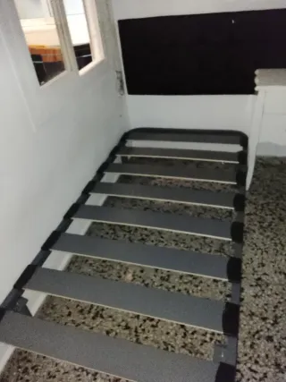 Cama individual metálica y cabecero