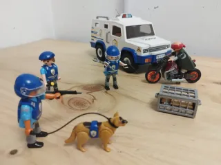 Playmobil: Coche patrulla, policía, perro y ladrón