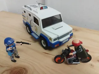 Playmobil: Coche patrulla, policía, perro y ladrón