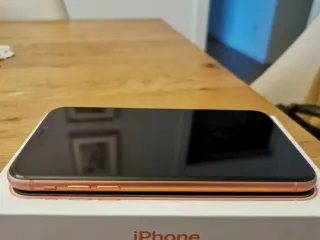 iPhone XR 128GB Coral