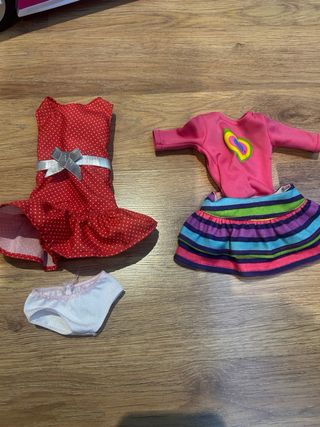 Nancy patinadora con coche rosa