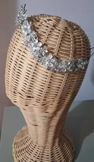 Tiara de novia plateada