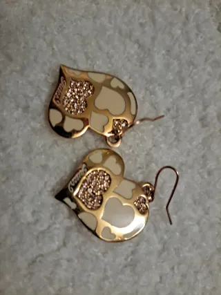 Pendientes Guess Corazón Dorados y Blancos