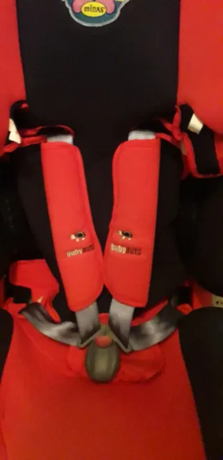 Silla coche bebé Midas roja.No envio