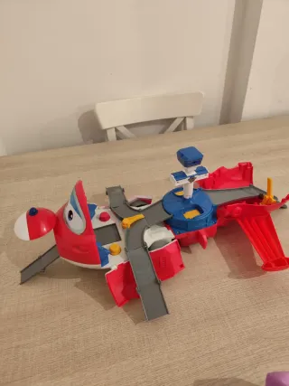Avión Super Wings Jett