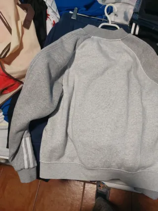 Chaqueta Adidas gris cremallera