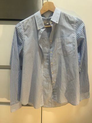 Camisa azul de rayas