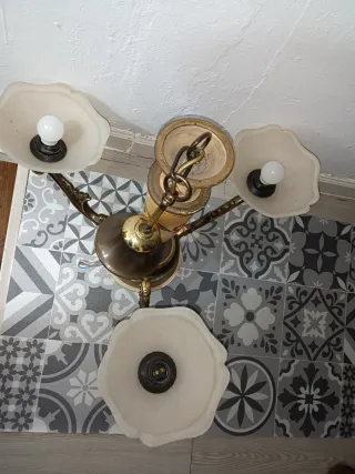 Lámpara de techo dorada